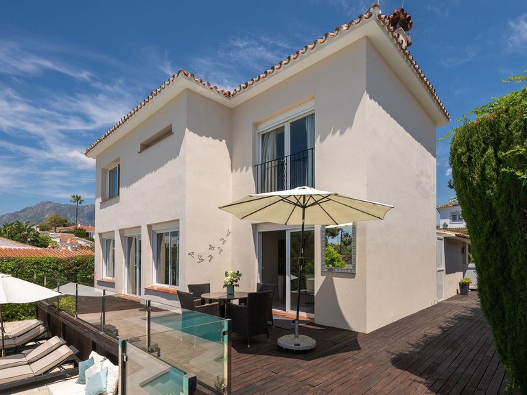 Villa for Sale in Río Real, Malaga 43
