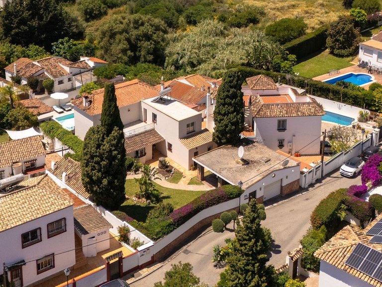 Villa for Sale in Río Real, Malaga 52