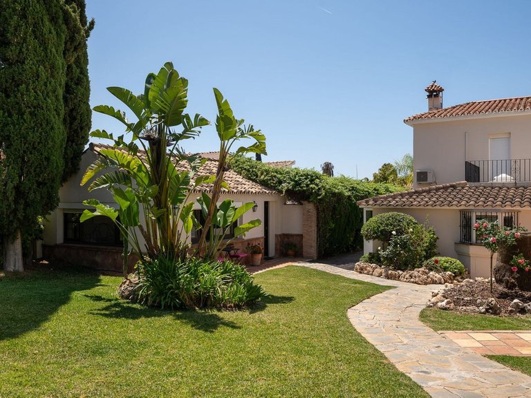 Villa for Sale in Río Real, Malaga 8