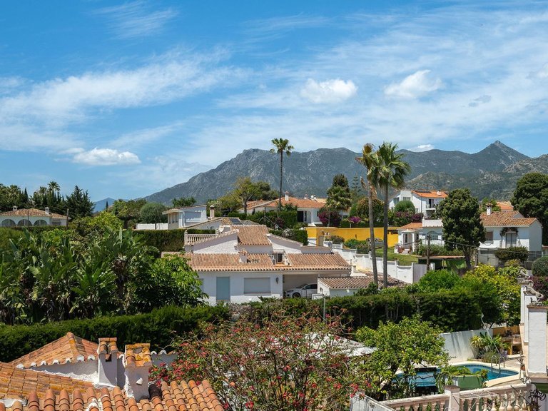Villa for Sale in Río Real, Malaga 9