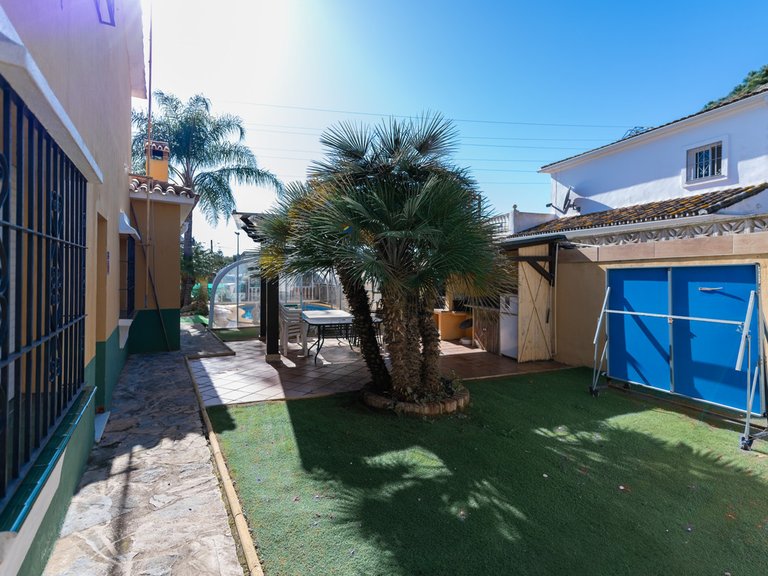 Villa for Sale in Las Chapas, Malaga 12
