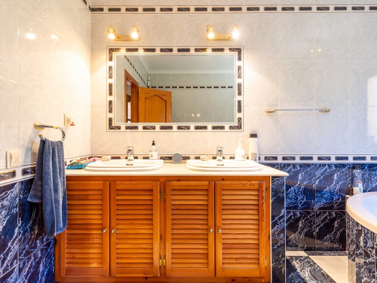 Villa for Sale in Las Chapas, Malaga 21