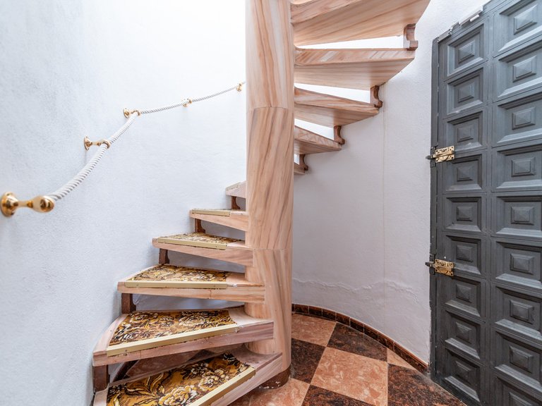 Villa for Sale in Las Chapas, Malaga 28
