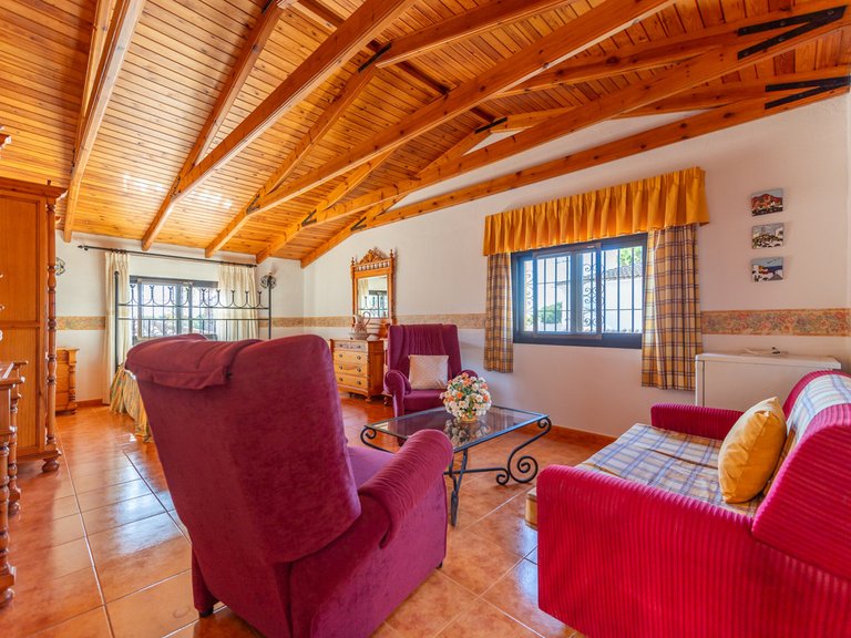 Villa for Sale in Las Chapas, Malaga 35