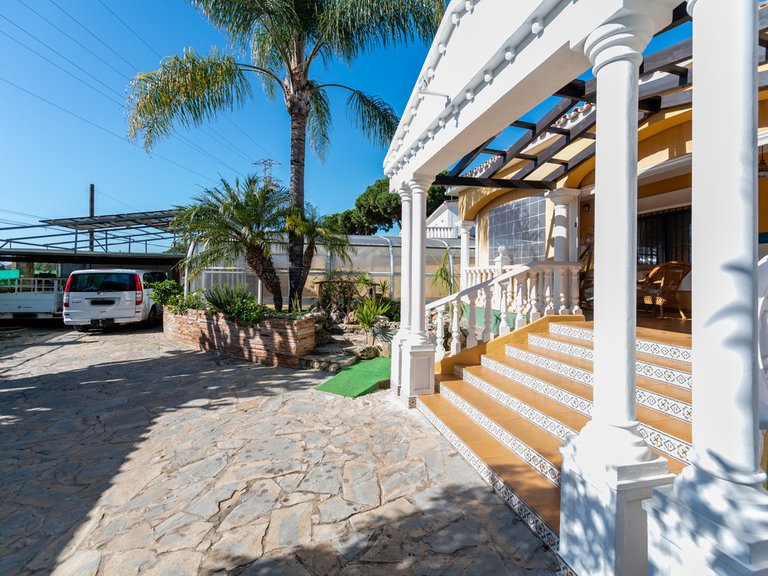 Villa for Sale in Las Chapas, Malaga 6