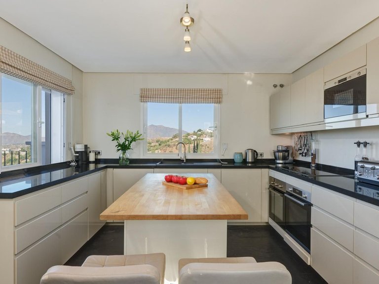 Villa for Sale in Costa del Sol Mijas, Malaga 6