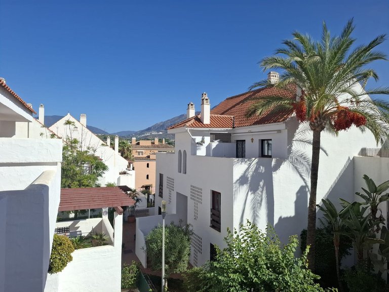 Apartment for Sale in Nueva Andalucía, Malaga 23