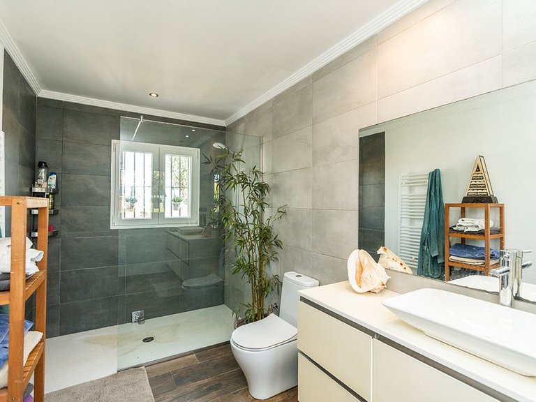 Villa for Sale in Costa del Sol Rio Real Golf, Malaga 15