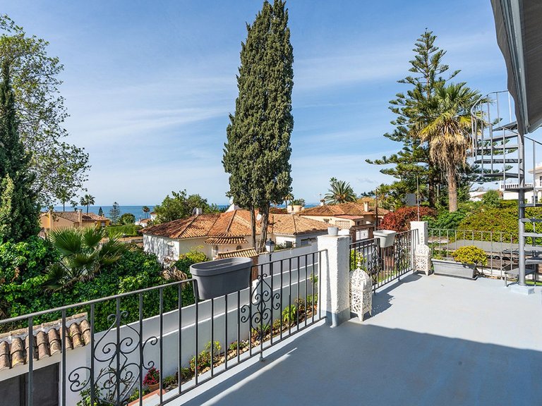 Villa for Sale in Costa del Sol Rio Real Golf, Malaga 16