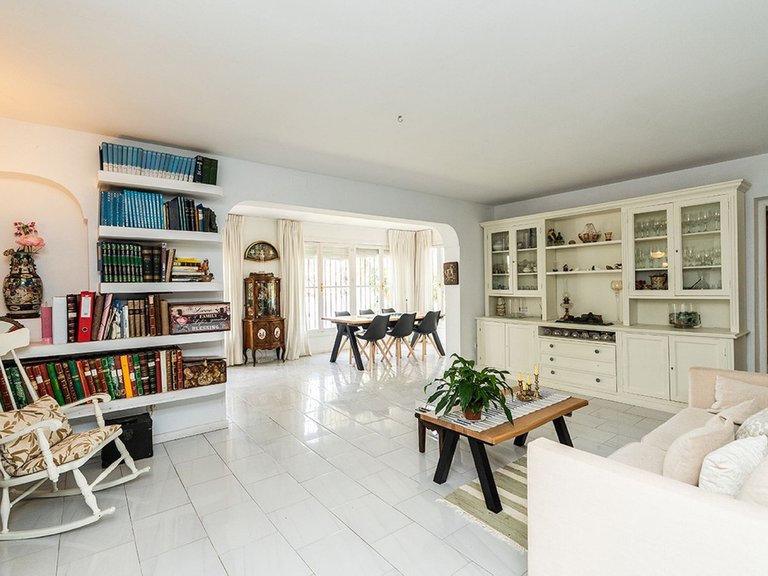 Villa for Sale in Costa del Sol Rio Real Golf, Malaga 2