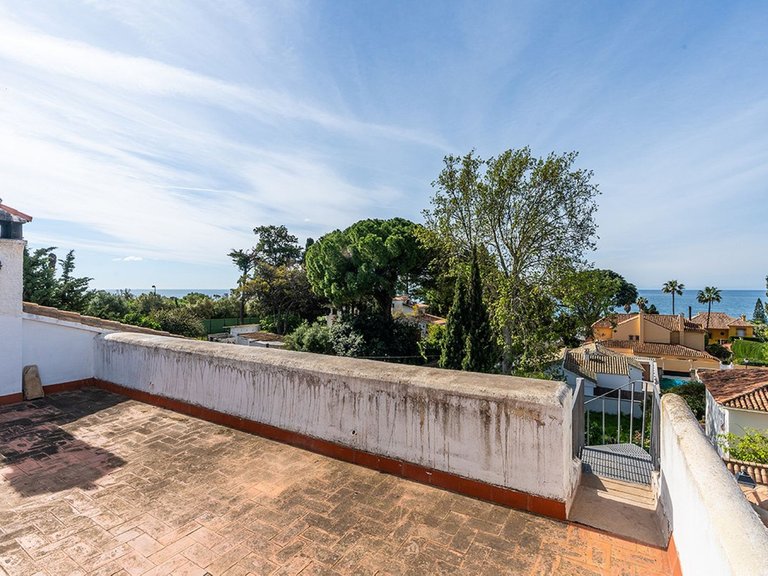 Villa for Sale in Costa del Sol Rio Real Golf, Malaga 24