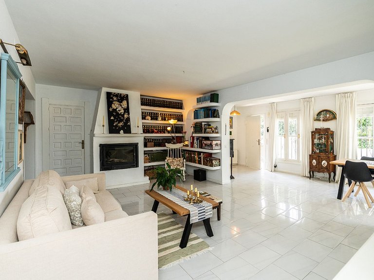 Villa for Sale in Costa del Sol Rio Real Golf, Malaga 3