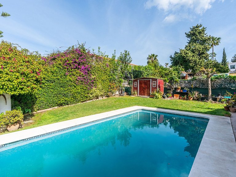 Villa for Sale in Costa del Sol Rio Real Golf, Malaga 32