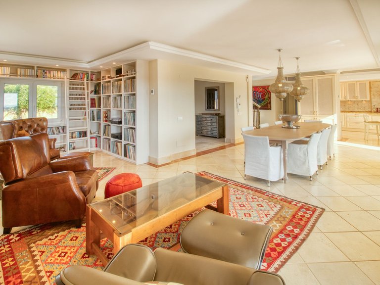 Villa for Sale in Estepona, Malaga 2