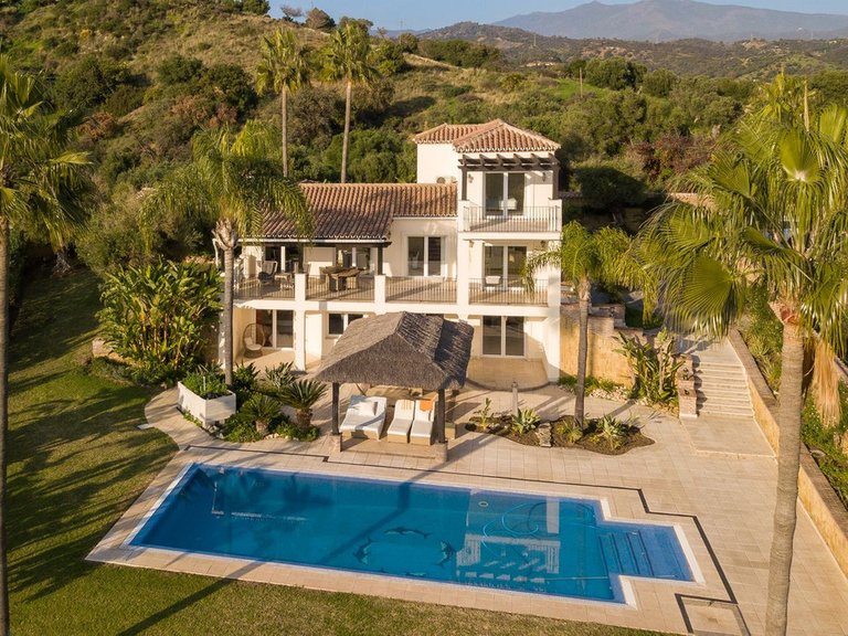Villa for Sale in Estepona, Malaga 23