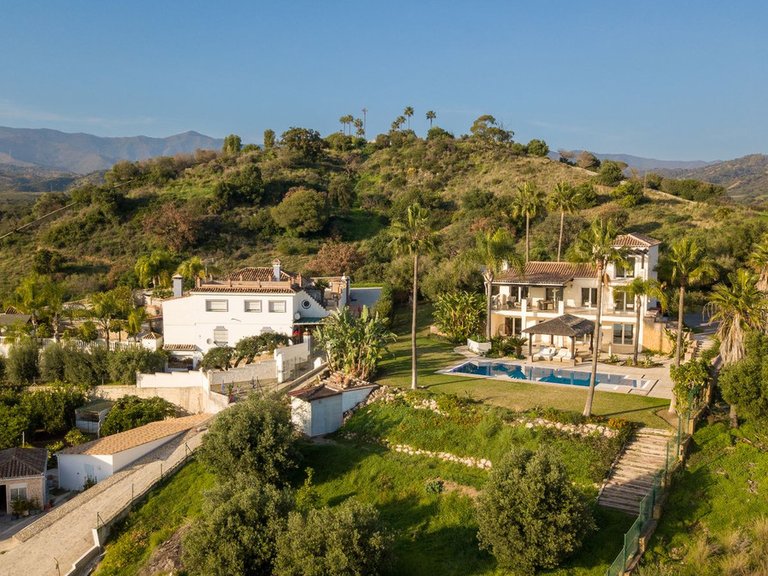 Villa for Sale in Estepona, Malaga 24