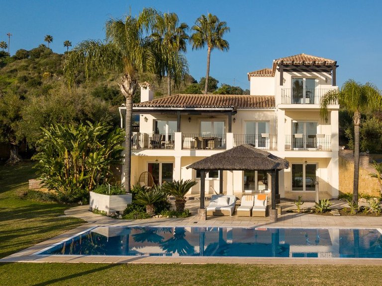 Villa for Sale in Estepona, Malaga 25