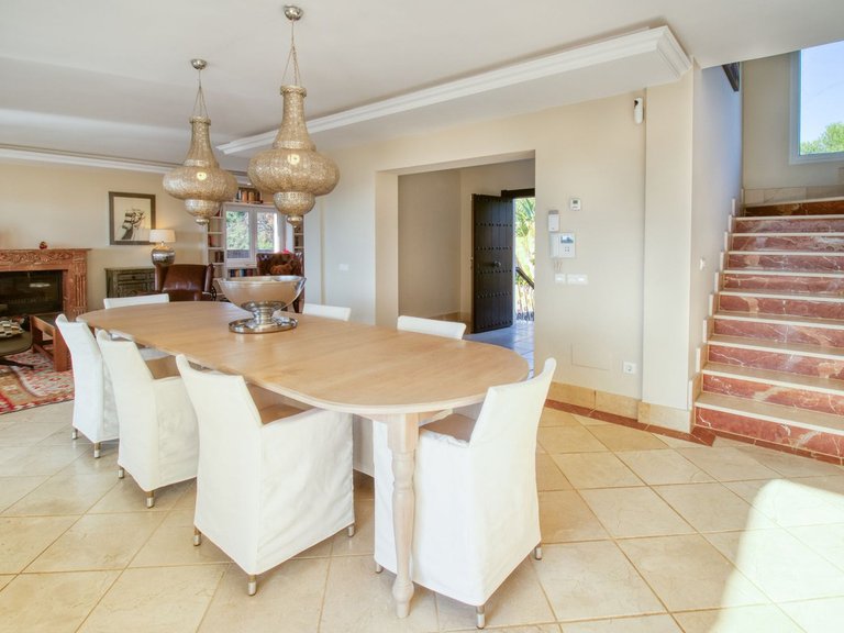 Villa for Sale in Estepona, Malaga 4
