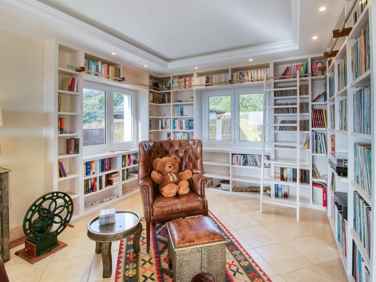 Villa for Sale in Estepona, Malaga 8