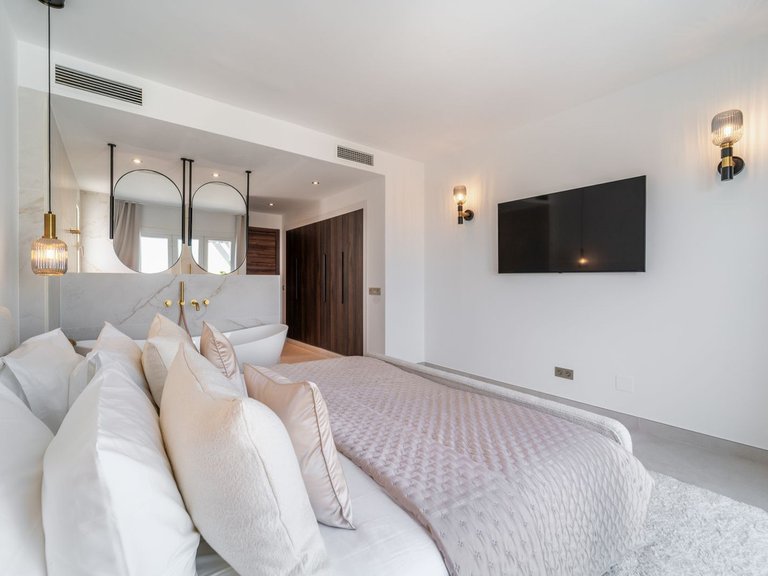 Apartment for Sale in La Quinta, Malaga 22