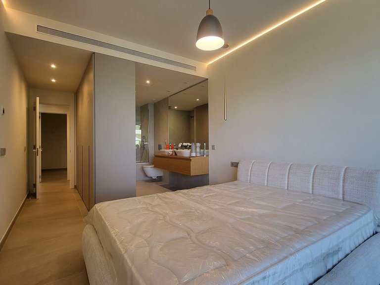 Apartment for Sale in Higueron, Malaga 12