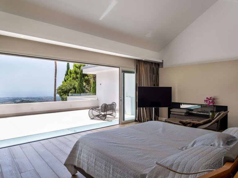 Villa for Sale in La Zagaleta, Malaga 11