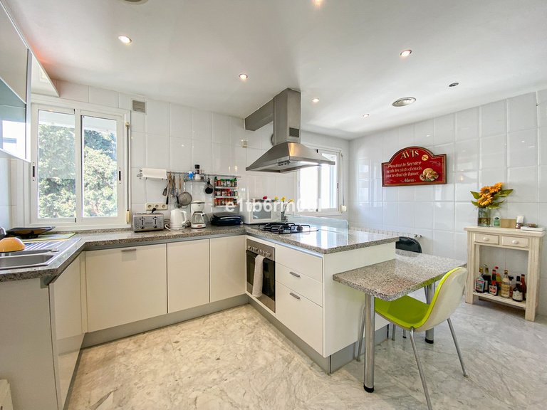 Apartment for Sale in The Golden Mile, Malaga 12