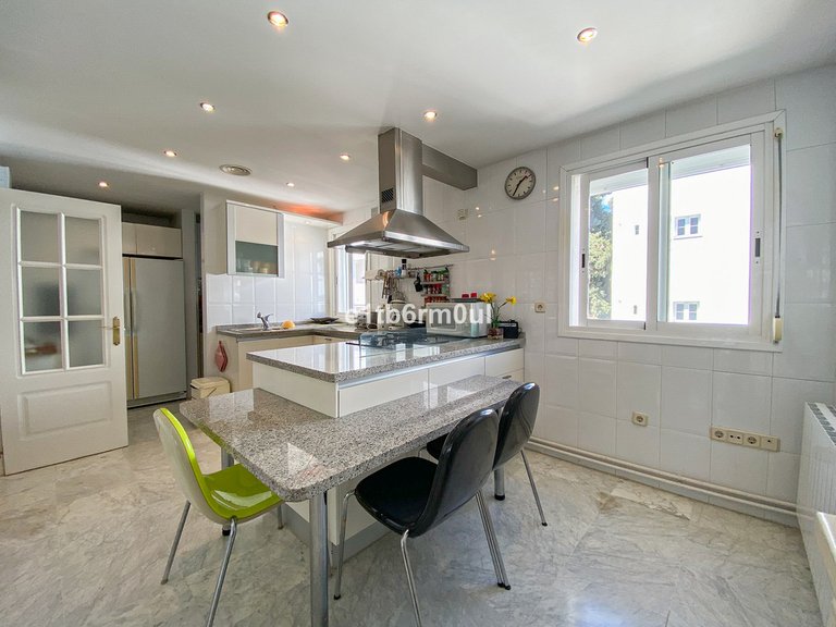 Apartment for Sale in The Golden Mile, Malaga 13