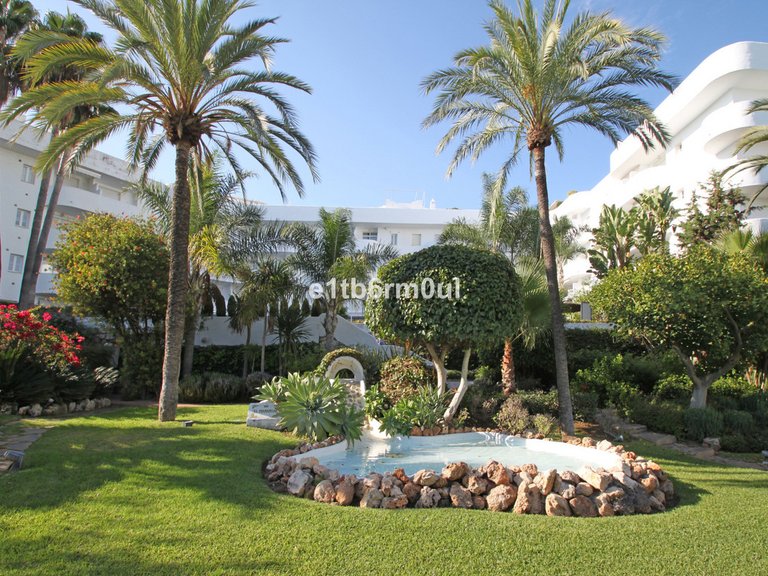 Apartment for Sale in The Golden Mile, Malaga 17