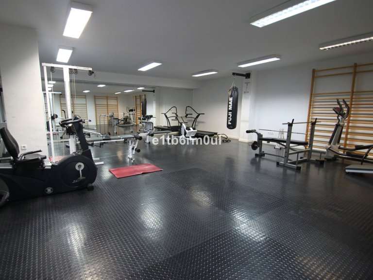 Apartment for Sale in The Golden Mile, Malaga 22