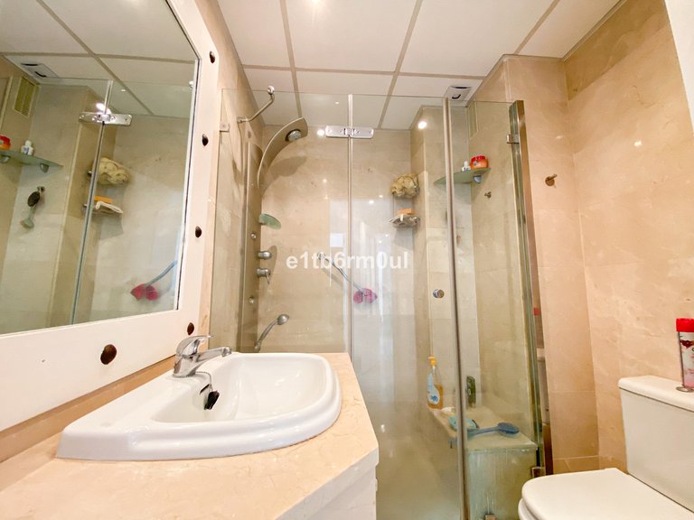 Apartment for Sale in The Golden Mile, Malaga 7