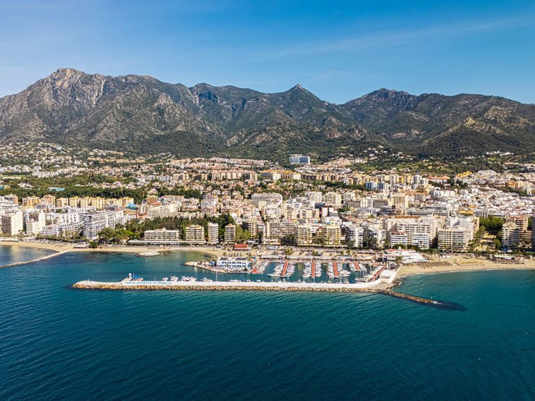 Apartment for Sale in Marbella, Malaga 2