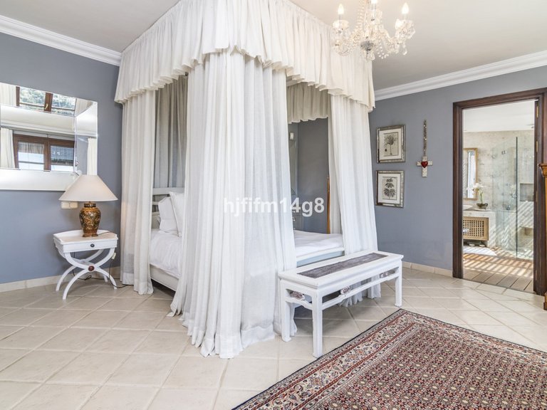 Villa for Sale in La Heredia, Malaga 10