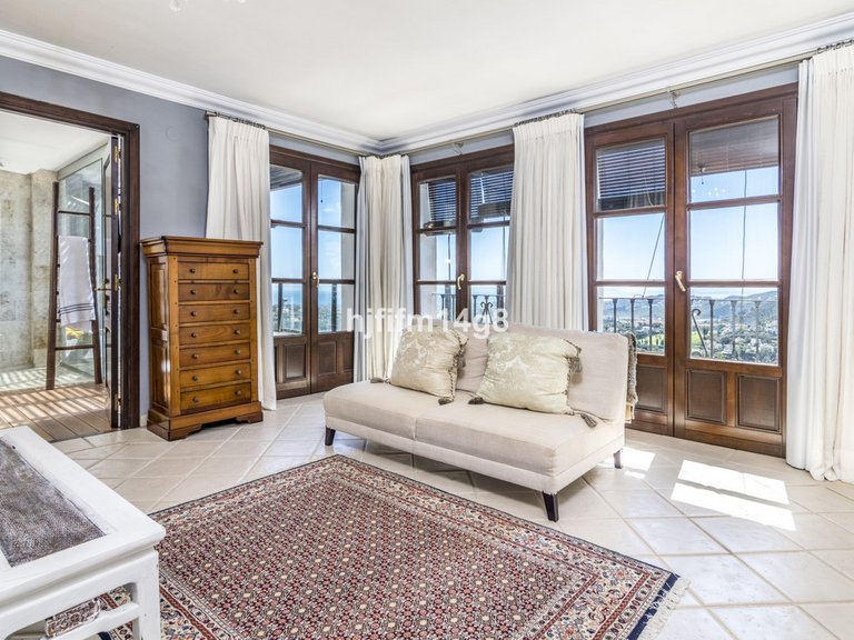 Villa for Sale in La Heredia, Malaga 11