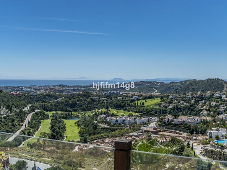 Villa for Sale in La Heredia, Malaga 2