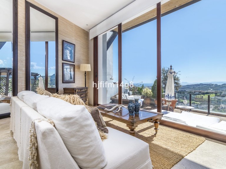 Villa for Sale in La Heredia, Malaga 7