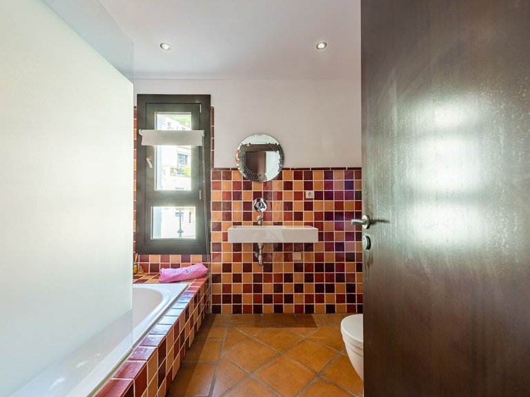 Villa for Sale in Benahavís, Malaga 18