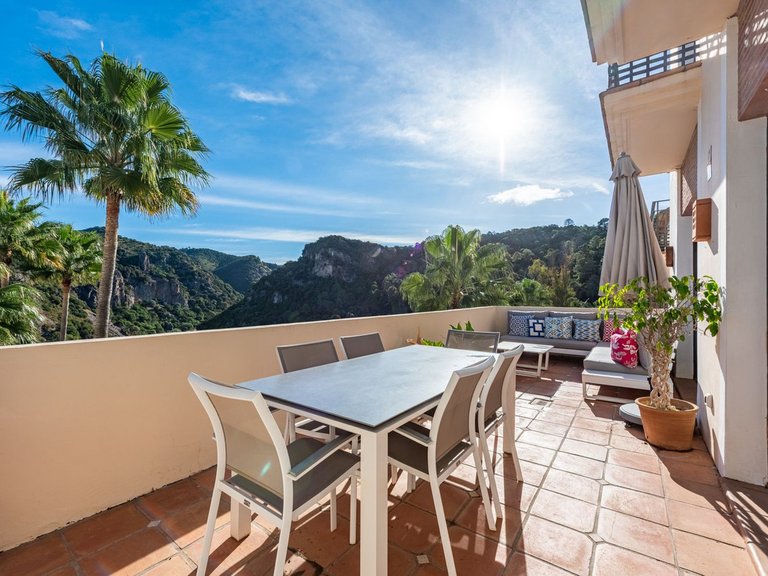 Villa for Sale in Benahavís, Malaga 2