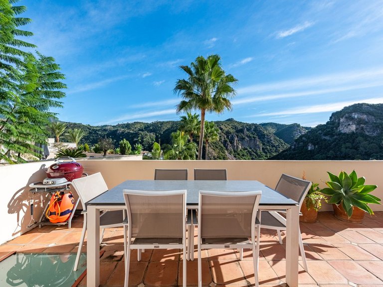 Villa for Sale in Benahavís, Malaga 5