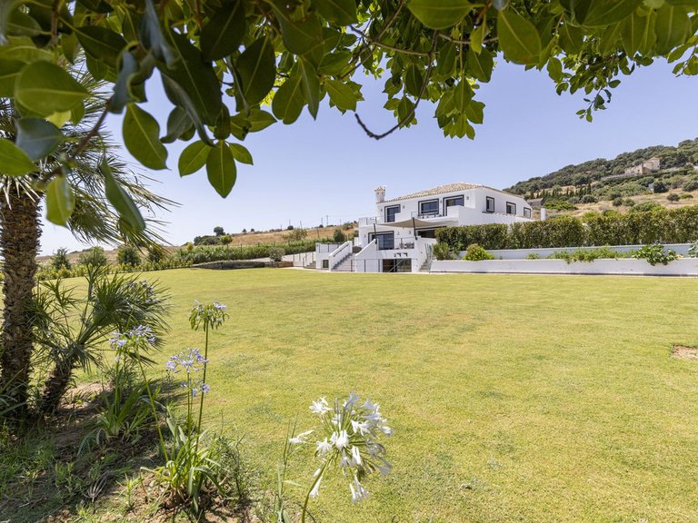 Villa for Sale in Casares, Malaga 3