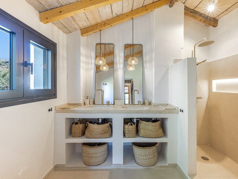Villa for Sale in Guadalmina Alta, Malaga 34