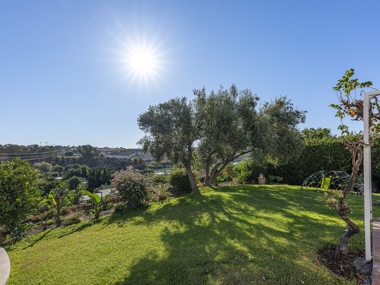 Villa for Sale in Guadalmina Alta, Malaga 37