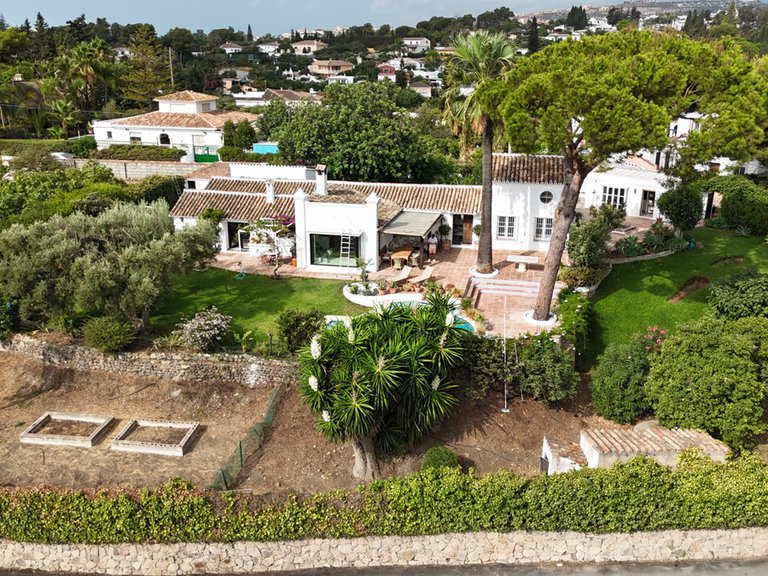 Villa for Sale in Guadalmina Alta, Malaga 46