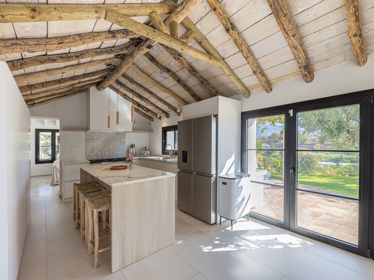 Villa for Sale in Guadalmina Alta, Malaga 5