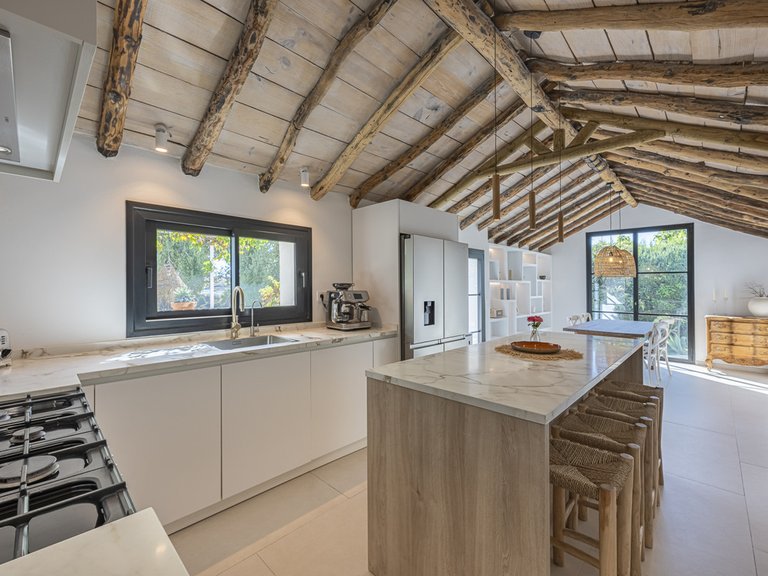 Villa for Sale in Guadalmina Alta, Malaga 7