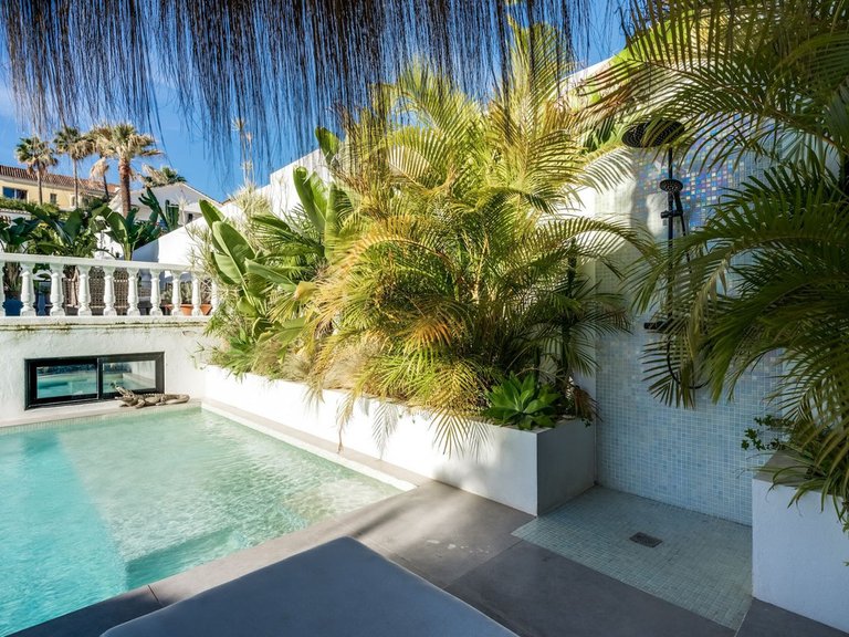 Villa for Sale in Nueva Andalucía, Malaga 11
