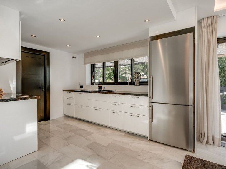 Villa for Sale in Nueva Andalucía, Malaga 17