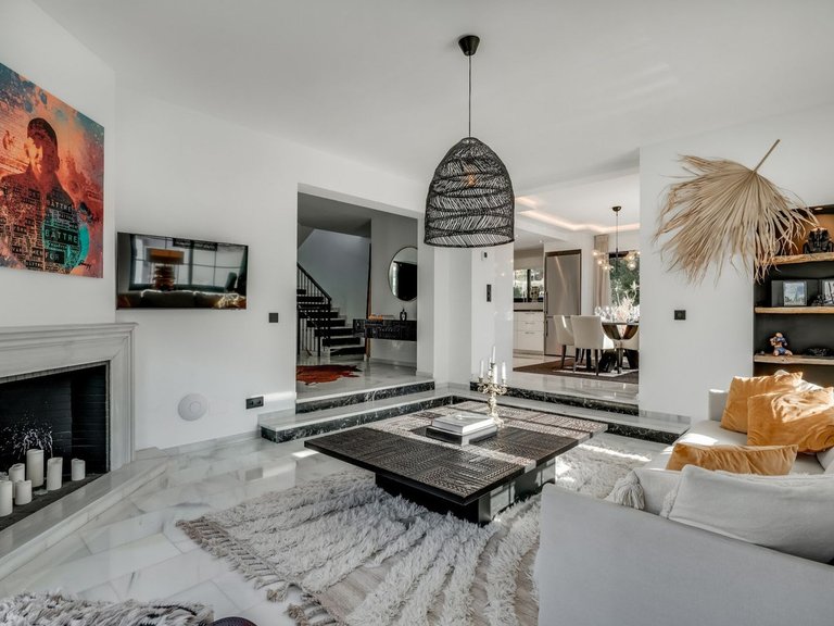 Villa for Sale in Nueva Andalucía, Malaga 24
