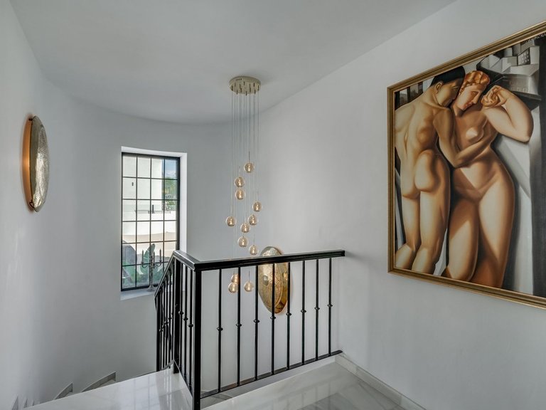 Villa for Sale in Nueva Andalucía, Malaga 26