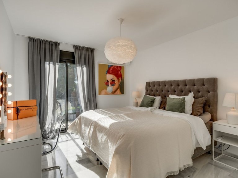 Villa for Sale in Nueva Andalucía, Malaga 27